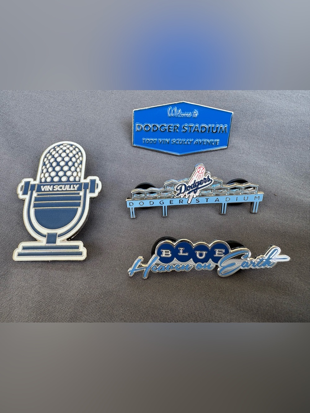 Los Angeles Dodgers  large cloisonné and Enamela Pin Set new 2 inches-1.75